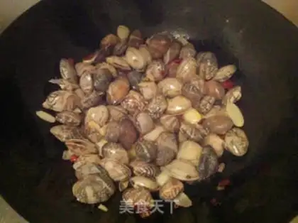 Make stir-fry clams step 2