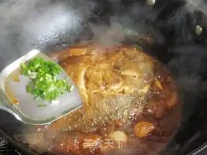 Make Roasted pomfret with spicy garlic step 8