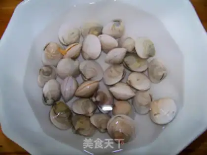 Make Clam stewed with silver silk step 0
