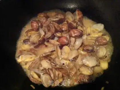 Make stir-fry clams step 3