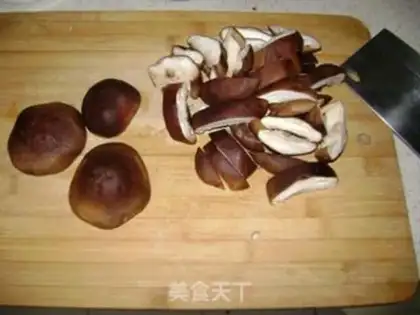 Make Mushrooms and rapeseed in oyster sauce step 0