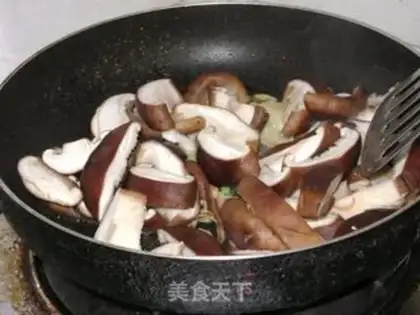 Make Mushrooms and rapeseed in oyster sauce step 4