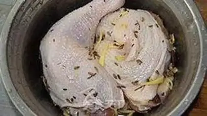 Make Home-made salt-roasted chicken legs step 2