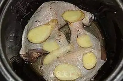 Make Home-made salt-roasted chicken legs step 3