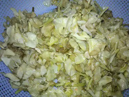 Make stir-fried leeks with gardenia flowers step 0