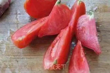 Make Tomato beef soup step 1