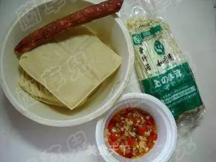 Make Stewed frozen tofu with mushroom mushroom step 0