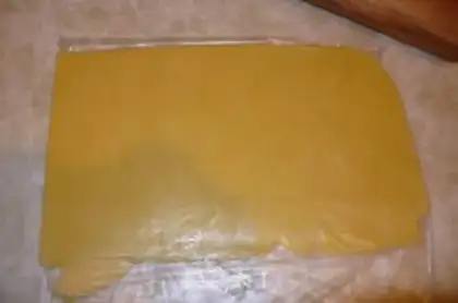 Make Love cartoon cookies step 4