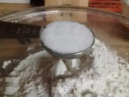 Make Bean curd flavor plate shredded small cakes step 1