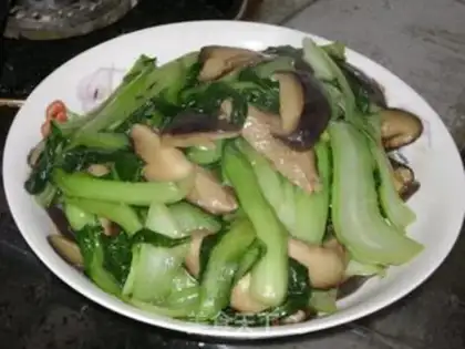 Make Mushrooms and rapeseed in oyster sauce step 8