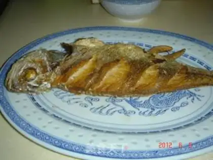 Make Dry roasted yellow croaker step 3