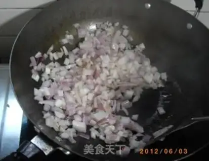 Make Italian pasta with tomato sauce step 3