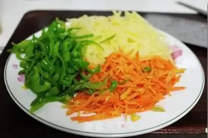 Make Homemade egg roll step 2