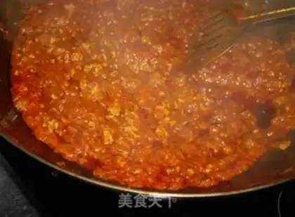 Make Italian pasta with tomato sauce step 5