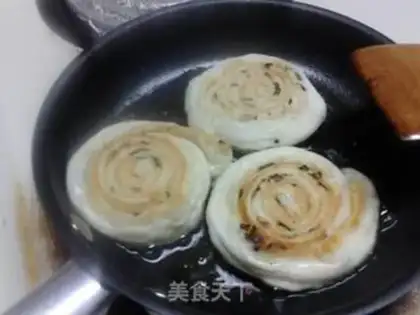 Make Bean curd flavor plate shredded small cakes step 9