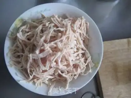 Make Cold noodles with shredded chicken step 0