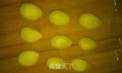 Make Microwave oven melon kernel biscuits step 11