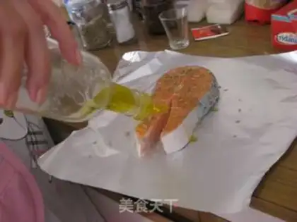 Make Pan-fried salmon with tin foil step 3