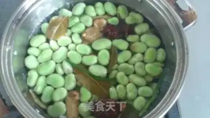Make oil-soaked broad bean step 2