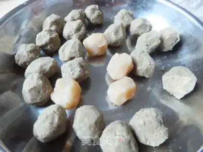 Make Chinese glutinous rice dumplings step 3