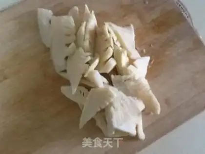 Make Double bamboo shoot chicken slices step 2