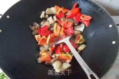 Make Fried bacon with red pepper and green beans step 5