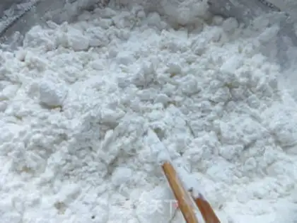 Make Chinese glutinous rice dumplings step 4
