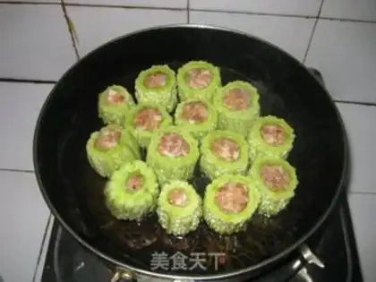 Make Hakka stuffed bitter gourd step 4