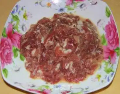 Make stir-fried shredded pork with leek step 0