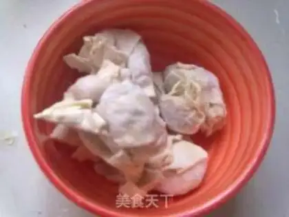 Make Pigeon soup wonton step 1