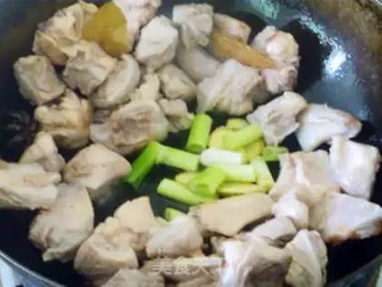 Make Private Braised Crescent Bone step 5
