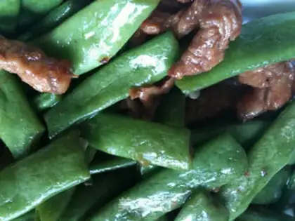Make stir-fried shredded pork with green beans step 10