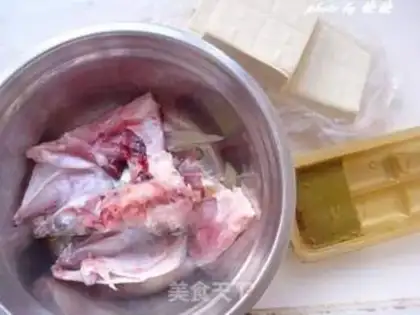 Make Curry fish head tofu soup step 0
