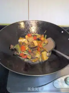 Make stir-fried pork belly with fragrant dried pork step 10