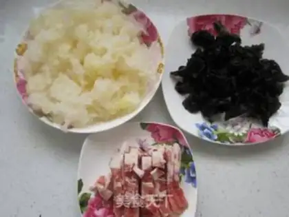 Make Fried ears with pork slices step 0