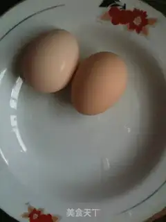 Make chives scrambled eggs step 1