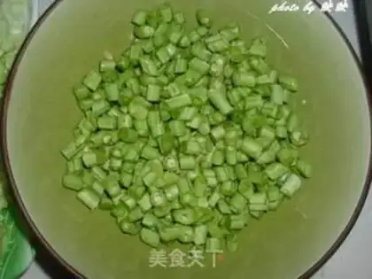 Make Fried rice with beans and cabbage and shredded pork step 0