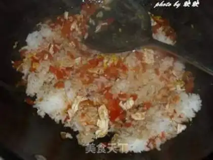 Make Tomato and egg fried rice step 7