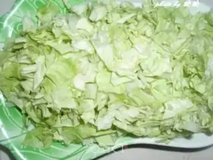 Make Fried rice with beans and cabbage and shredded pork step 1