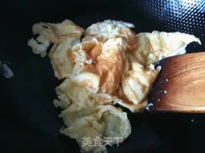 Make chives scrambled eggs step 3