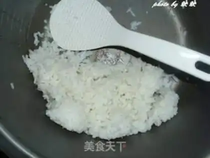 Make Fried rice with beans and cabbage and shredded pork step 2