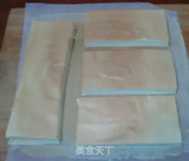 Make Coconut and Jam Qifeng Cake step 7