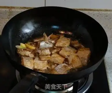 Make braised hairtail step 2