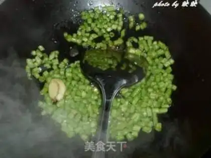 Make Fried rice with beans and cabbage and shredded pork step 5