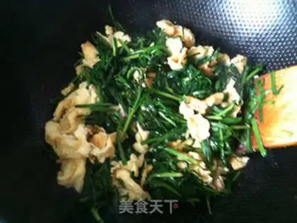 Make chives scrambled eggs step 7