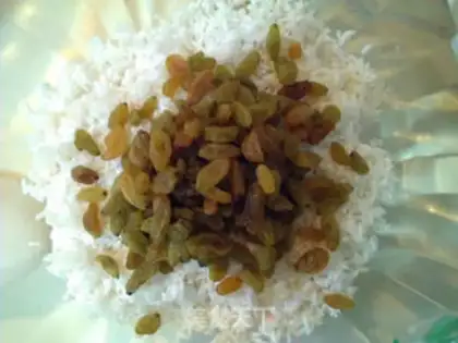 Make Raisin rice dumplings step 2
