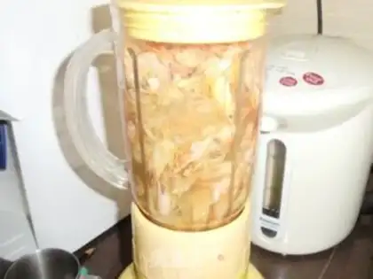Make Hokkien prawn mee step 1