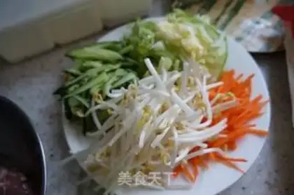 Make Table-top fried rice noodles step 1
