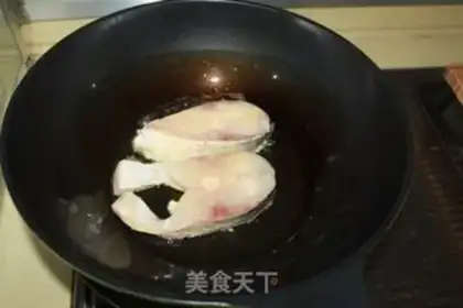 Make Home-cooked silver carp step 3