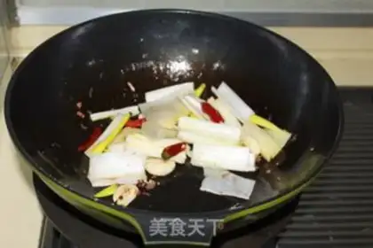 Make Home-cooked silver carp step 5